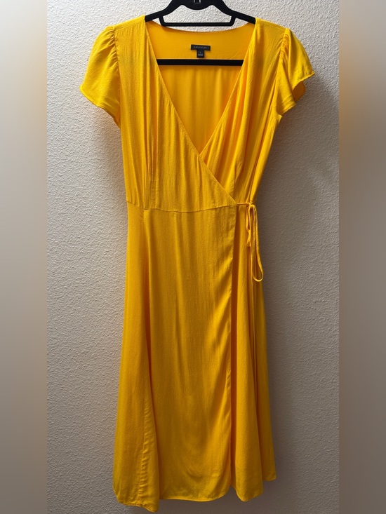 Ann Taylor Dresses & Skirts - NWOT Ann Taylor Yellow Viscose Wrap Midi Dress Flutter Sleeve Size 0 Boho Luxe